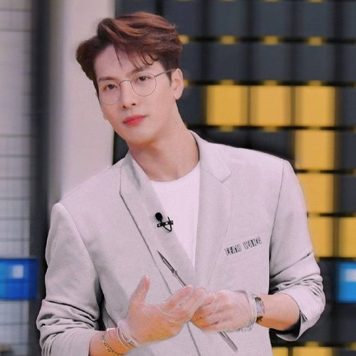 دانلود آهنگ In My Bed Jackson Wang